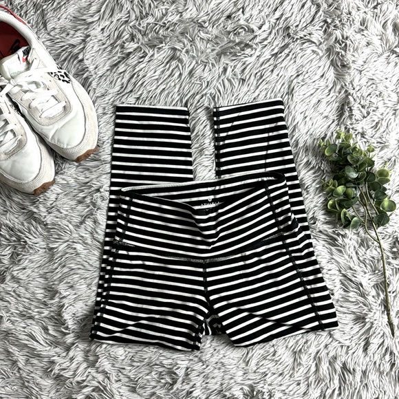 Athleta Pants - Athleta black and white striped cropped leggings size XS
